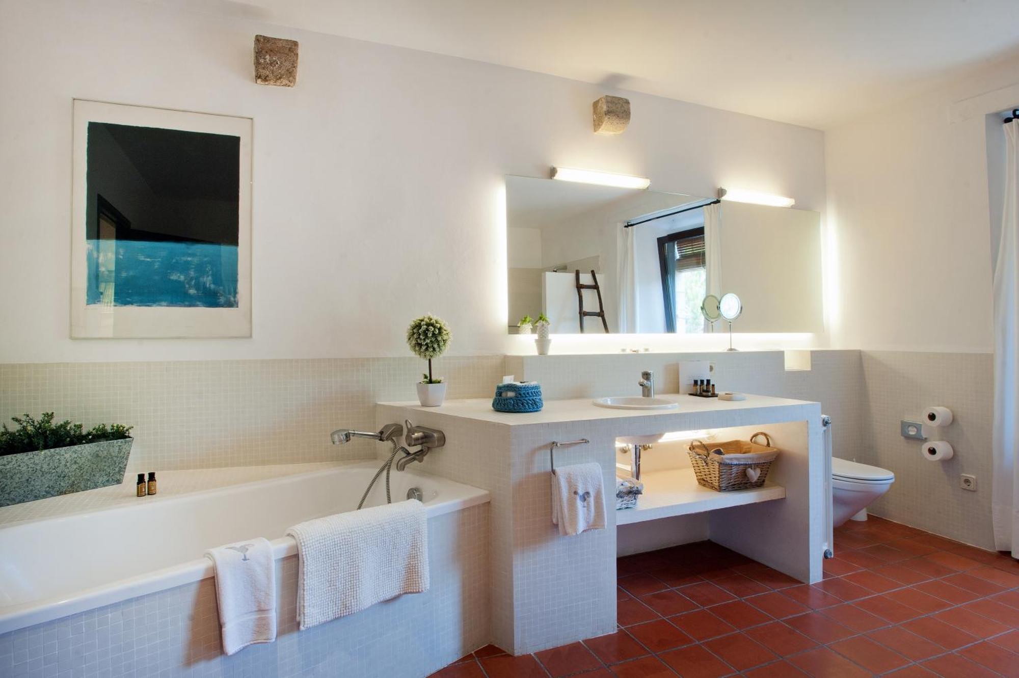 Mas Falgarona Boutique & Hotel Avinyonet de Puigventós